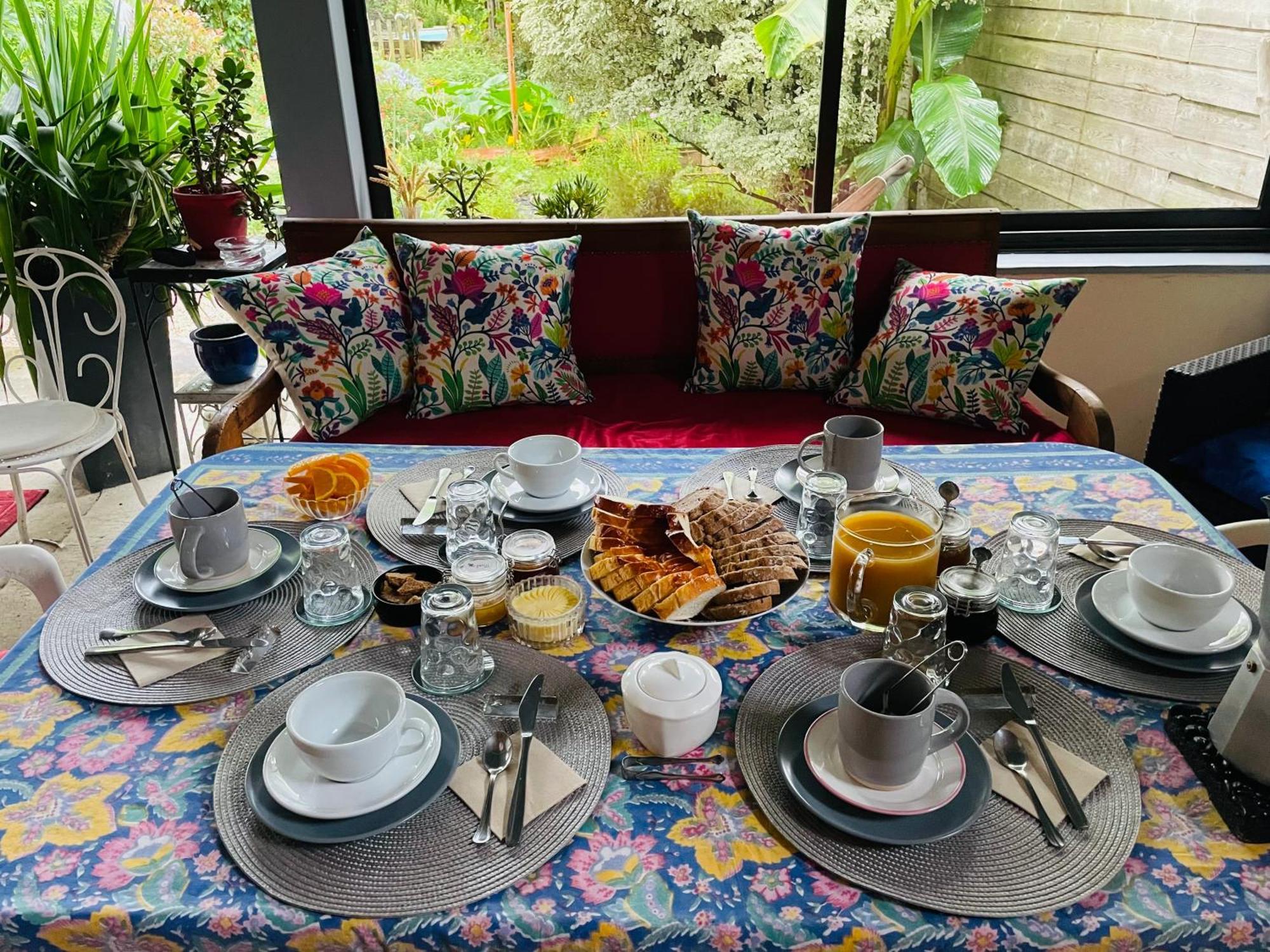 La Poterie Bed & Breakfast Carresse Bagian luar foto